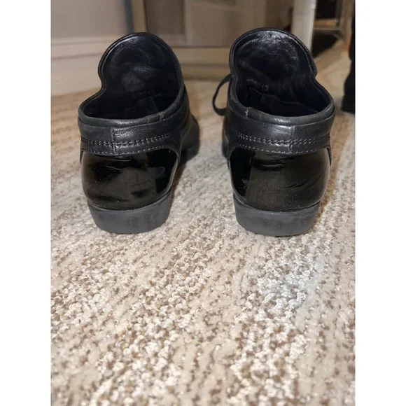 Authentic Chanel sneakers size 37 - Picture 5 of 7